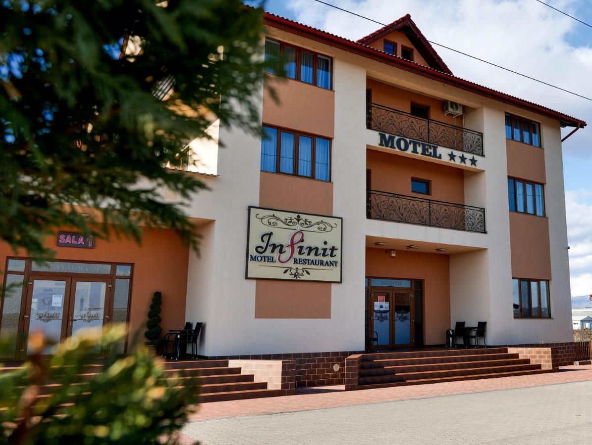 Motel Infinit Targu Jiu Exterior photo