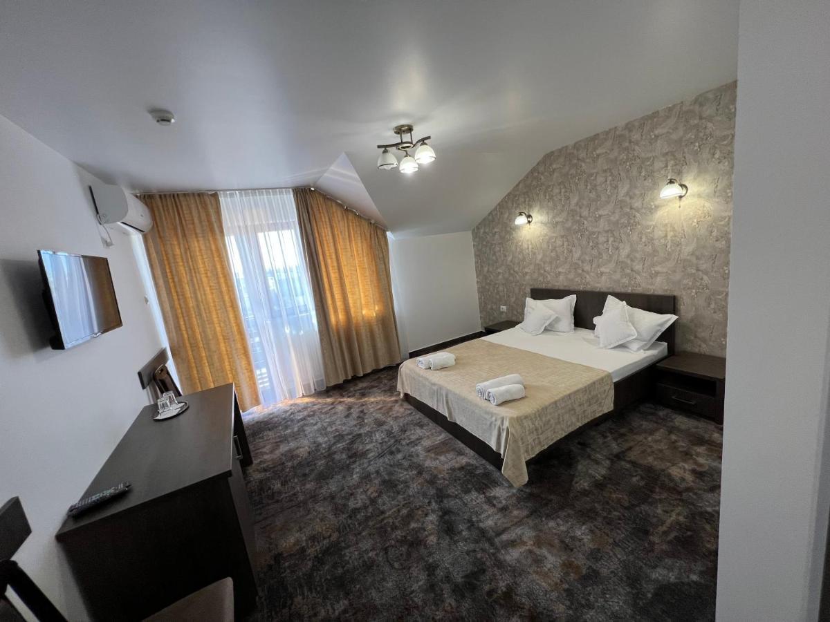 Motel Infinit Targu Jiu Exterior photo