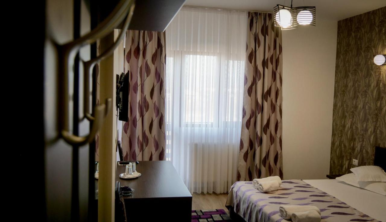 Motel Infinit Targu Jiu Exterior photo