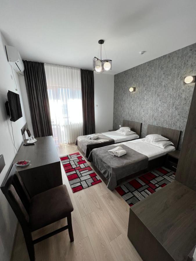 Motel Infinit Targu Jiu Exterior photo