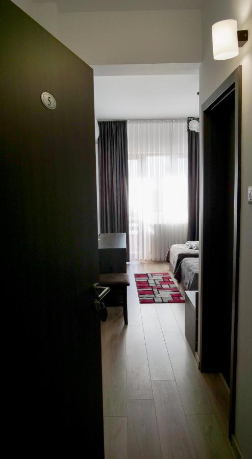 Motel Infinit Targu Jiu Exterior photo