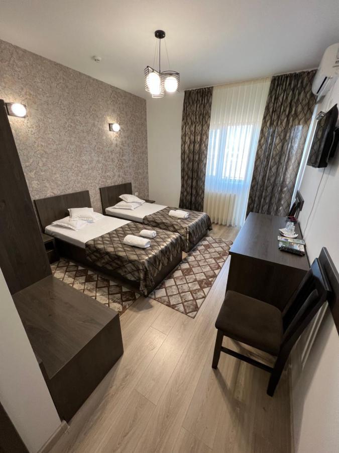 Motel Infinit Targu Jiu Exterior photo