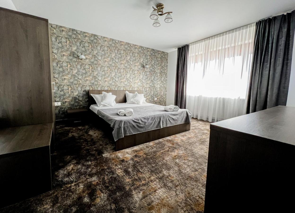 Motel Infinit Targu Jiu Exterior photo