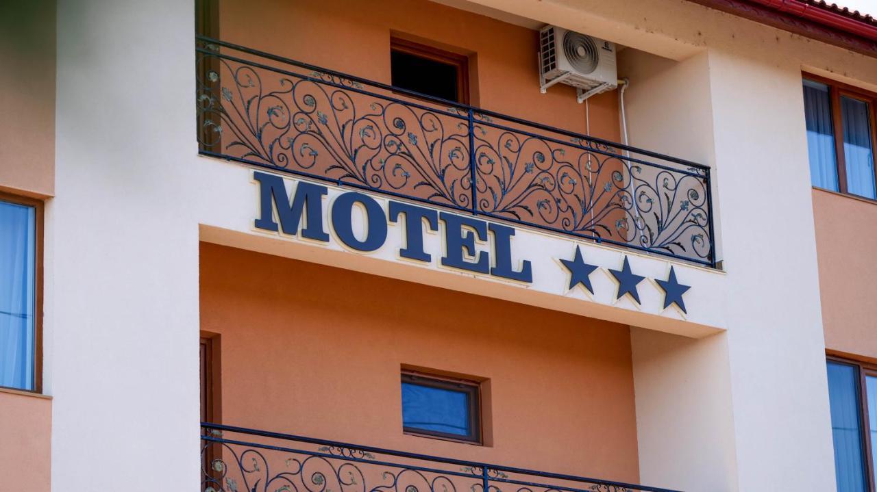 Motel Infinit Targu Jiu Exterior photo