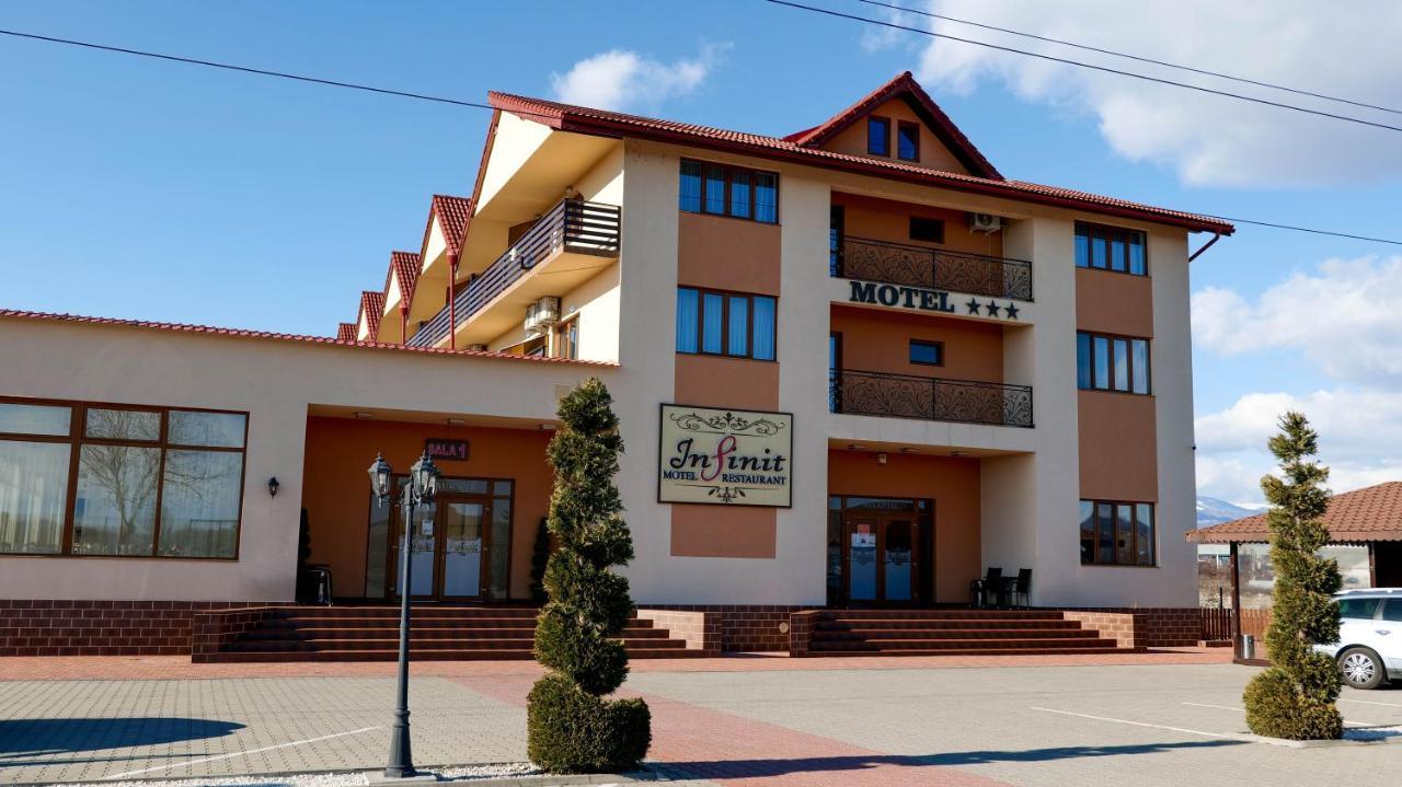 Motel Infinit Targu Jiu Exterior photo